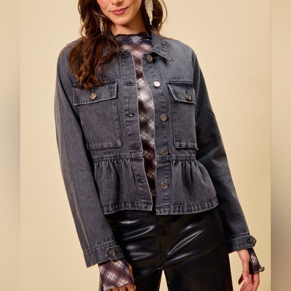 Women's SO ME Peplum Hem Front Button Faded Black Denim Ruffle Jacket sz Small
